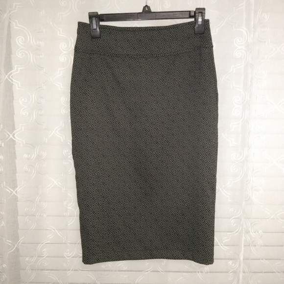 89th & Madison Dresses & Skirts - 89th & Madison Pencil Skirt